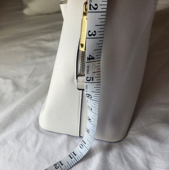 Betsey Johnson White Purse Floral Print Interior w/ Large Bow - Picture 13 of 15